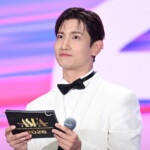 「東方神起」チャンミン、ダンディでカリスマあふれるスーツ姿…「ASEA 2026」ビハインドカット公開