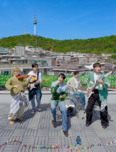 「CNBLUE」ジョン・ヨンファ、「LUCY」と共に「All Ages」演奏…夢の共演（動画あり）