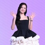 “「BLACKPINK」JISOOが衣装を盗んだ”と主張した海外デザイナー、半年間返答もなかったのに暴露した理由…