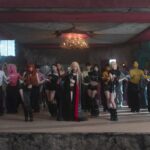 「LE SSERAFIM」、新曲「BOOMPALA」の一部をサプライズ公開「思考を止めて踊ろうか」