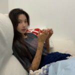 女優 ムン・ガヨン、清楚なビジュアルに一瞬「ドキッ」…両腕全体を覆うタトゥー？
