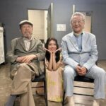 スヨン（少女時代）、チョン・ギョンホが惚れる理由はこれ？…シン・グとパク・グニョンの間でラブリーなポーズ