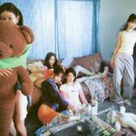 「LE SSERAFIM」、2ndフルアルバム初日43万枚…「BOOMPALA」旋風