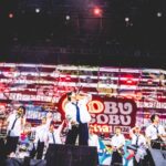 「イベントレポ」“INI”（アイエヌアイ） 『ごぶごぶフェスティバル 2026』初出演！ 「この雨楽しんだもん勝ち！」雨を味方にステージを楽しむ 最新シングル曲やライブ定番曲など、バンドアレンジで全8曲パフォーマンス ＜オフィシャルイベントレポート ＞