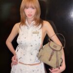 <トレンドブログ>「TWICE」モモ、どこまで開いてるの？！…大胆な衣装も完璧に着こなす