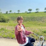 <トレンドブログ>「SHINee」オンユ、自転車に乗った午後…青空の下でのゆったりとした雰囲気