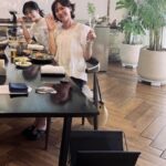 ソン・イェジン、チョ・ユリと笑顔で乾杯…変わらぬ美貌に視線集中