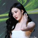 「aespa」NINGNING、ブラトップ姿のプロポーションがこれほどとは…隠れたグラマー