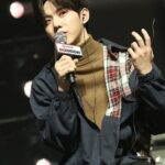 「DAY6」ドウン、熱愛説から1か月で再点火…ファンイベントに招待か