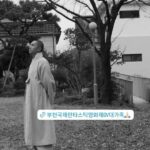 イ・スンギ、僧服を着てまた坊主頭に？…映画「大家族」のイベントをPR