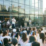 「AxMxP」漢江で路上ライブ、カムバックに向けて期待感アップ