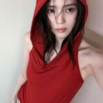女優ハン・ソヒ、フードをかぶっても現れるセクシーさ…退廃的な美しさを披露