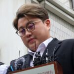 キム・ホジュン、30日仮釈放へ…歌手復帰を示唆「諦めずに歌い続けます」