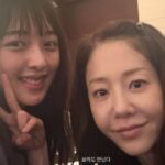 女優コ・ヒョンジョン、「カマキリ」共演者イ・テグの結婚式に出席…キム・ボラとの自撮りも
