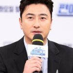 「なぜ一緒に罵倒されるんだ」元サッカー選手アン・ジョンファン、W杯敗退で注目されるホン・ミョンボ監督を擁護した疑惑に激怒