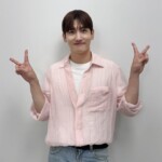 「東方神起」チャンミン、ピンクシャツもシックにスタイリング…かわいいピース！（動画あり）