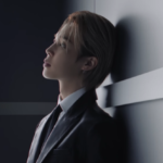 「BTS」Jimin、シックで落ち着いたムード…モノクロでもあふれる存在感（動画あり）