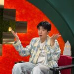 「2PM」ウヨン、バラエティ番組の収録現場を公開！…お茶目な表情からメガネ姿の超近接ショットまで