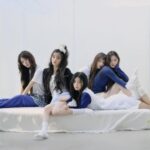 ILLIT、初の日本オリジナル曲「Almond Chocolate」が日本レコード協会ストリーミング認定 「プラチナ」認定獲得！ 累積再生数1億回を突破