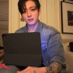 「BTS」Jung Kook、ヴィーガンファンに配慮し4時間にわたり“画面外で食事”…グローバルファン感動