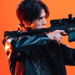 <トレンドブログ>俳優イ・ドンウク、『殺し屋たちの店 2』に復帰…銃を構えるチョン・ジンマンの“強烈”メイキングフォト公開