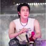 「BTS」Jin、ノースリーブでファンに愛を届ける…ドイツでも完璧な「セイレーンライブ」