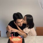 「エージェント・キム」チュ・サンウク、大ヒットと「チュ会長」の誕生日で二重の喜び…娘のキスが最高のプレゼント