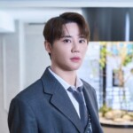 「東方神起」時代にはトイレまで…キム・ジュンスが明かした“サセン”被害の実態、「BTS」Vも苦言