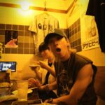 「FTISLAND」イ・ホンギ、親しい仲間たちとの楽しい時間…居酒屋＋ビンテージショップ