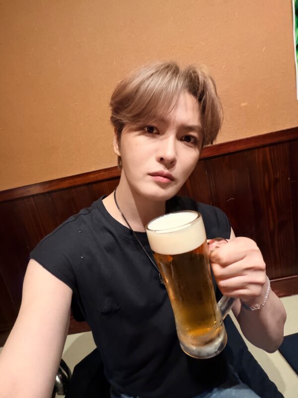 ジェジュン、ビールを片手にヒーリングタイム…「みんな幸せになろう！」