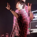 チャン・グンソク、ピンクのチェック柄シャツで魅力アピール…「CHIMIRO」大阪公演ビハインドカット公開
