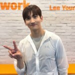 「東方神起」チャンミン、少年のようにさわやかなVサイン…「SM第2世代と第5世代が激突」（動画あり）