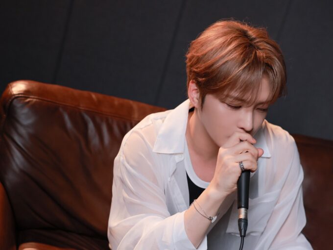 ジェジュン、あたたかくて優しい雰囲気…ライブ配信のビハインド公開（動画あり）