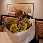 「BTS」V、メンバーと一緒にパリ旅行…Jung Kookのアップ写真も（動画あり）