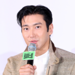 「SUPER JUNIOR」チェ・シウォン、オリンピック公園とみられる写真を“光の速さ”で削除…政治的立場をめぐり舌戦