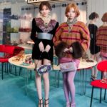 「IVE」リズ（LIZ）&レイ（REI）、ヴァレンティノ 銀座で開催中のヴァレンティノ ガラヴァーニ ’ロックスタッズサロン’ ポップインに来場