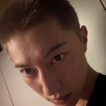 俳優クァク・ドンヨン、入隊を控え短く切った髪を金髪に…大胆な変身