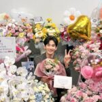 <トレンドブログ>キム・スヒョン、花に囲まれ笑顔…海外活動再開で「ノックオフ」の行方にも注目（動画あり）