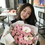 女優チェ・ジウ、華麗な花束と共に優雅な笑み…近況を公開