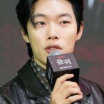 リュ・ジュンヨル、初の1人2役に挑戦…Netflixシリーズ「なりすましの鼠」で声まで変えた理由