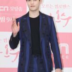 “復帰しない発言”イ・ジョンヒョン（元CNBLUE）、焼肉店でまた近況投稿…明るい笑顔をキャッチも削除
