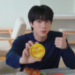 「BTS」Jin、唐辛子ツナのモッパン…「一口食べて目がぱっちり！」（動画あり）