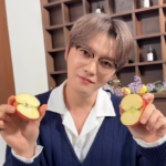 ジェジュン、シャープなフェイスラインを自慢？…りんごのカットに苦笑い（動画あり）