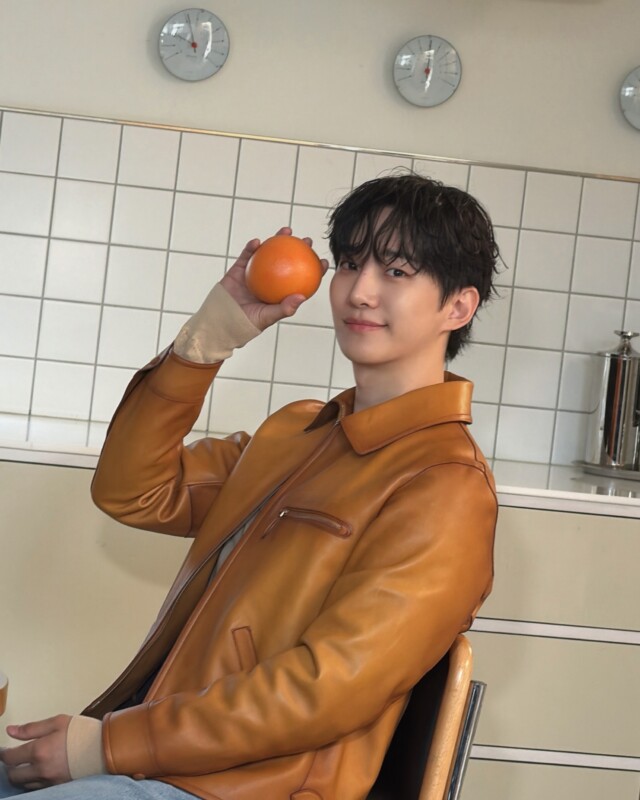 「2PM」イ・ジュノ、グレープフルーツのような爽やかな魅力…雰囲気はもう秋（動画あり）