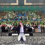 ジェジュン、「人気歌謡」出演のバックステージ写真…お菓子のハートであふれる愛情