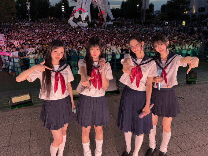 「イベントレポ」ILLIT、お台場に約1万人のファンが集結！初のフリー観覧ミニライブで熱狂  最新曲「I Got Your Back」や「Almond Chocolate」「It’s Me」など話題の3曲をパフォーマンス