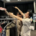 「BTS」Jin＆Jung Kook、長男と末っ子の無邪気な姿…「すいか争奪戦」