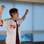 「東方神起」チャンミン、LGツインズのユニフォーム姿で一喜一憂！…野球ファンが共感する“本気度全開”のリアクション（動画あり）