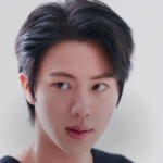 「BTS」Jin、スタッフも思わず感嘆…ビハインドがビハインドではない（動画あり）