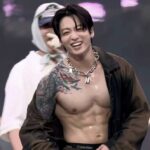 「BTS」Jung Kook、SoFiスタジアムを沸かせた彫刻のようなボディ